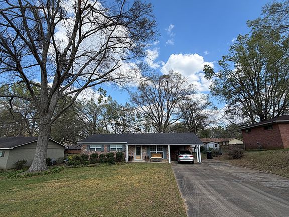 2nd image of 810 Michelle Dr