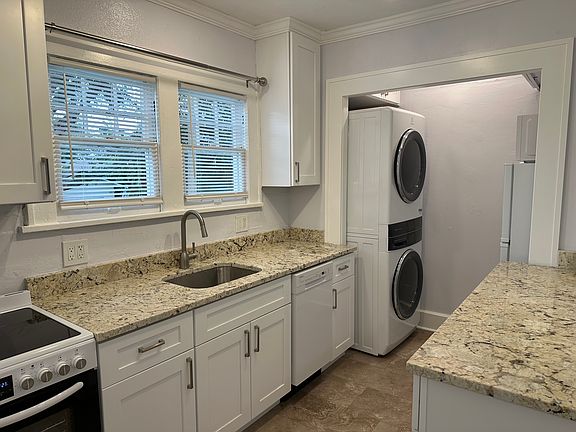 4th image of 843 19th Ave N
