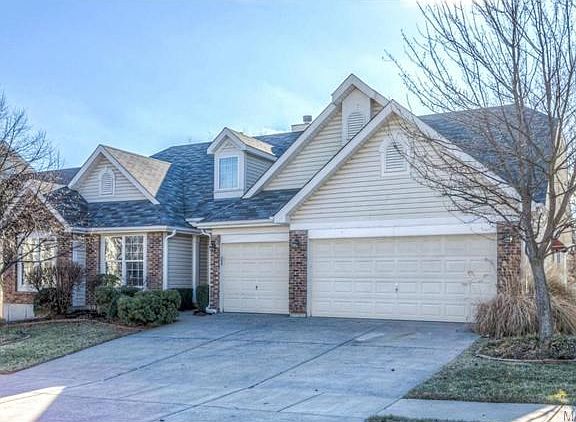 3rd image of 1029 Speckledwood Manor Ct
