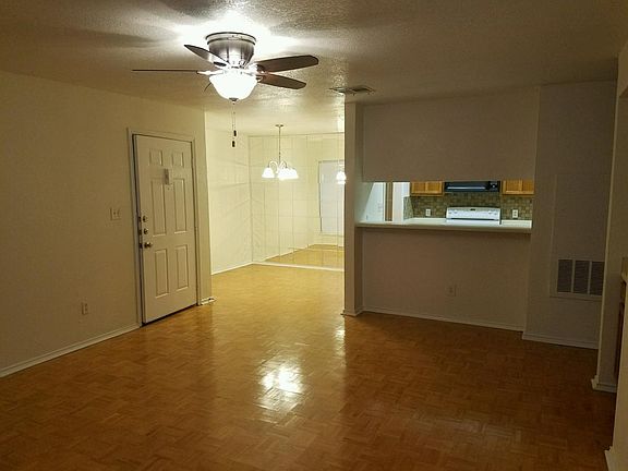 4th image of 1202-611 Thorpe Ln