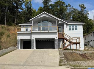 812 Hawk Dr, Silverton, OR 97381