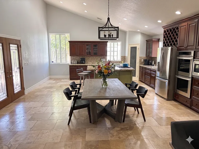800 Antonio Dr — Photo 5
