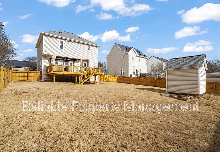 156 Haywood Ln — Photo 4