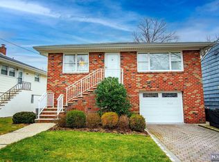 4 Henry St, Englewood Cliffs, NJ 07632