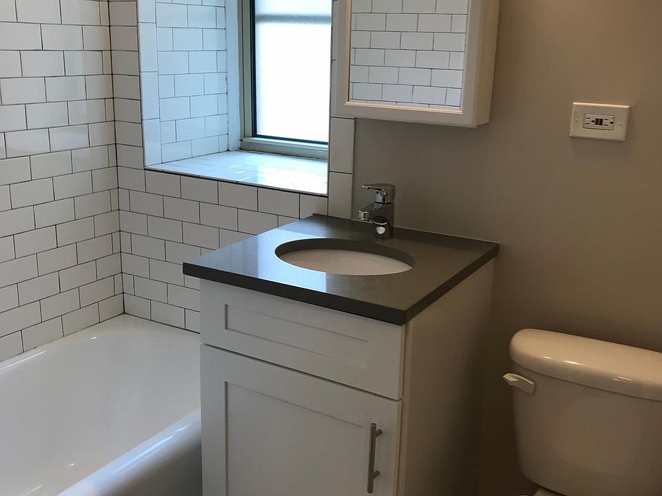 1st image of 1322 E Hyde Park Blvd #3
