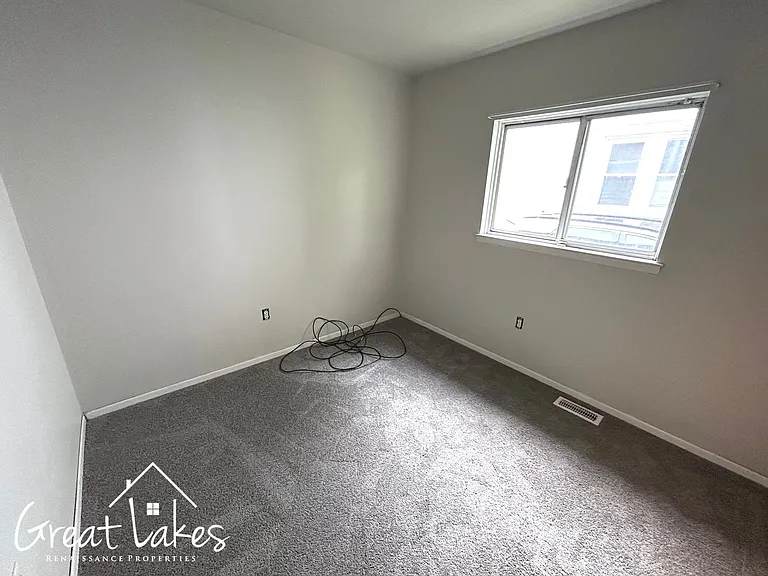 22077 Piper Ave — Photo 10