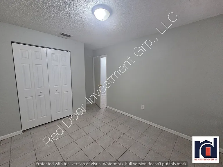 1127 Beecher St — Photo 1