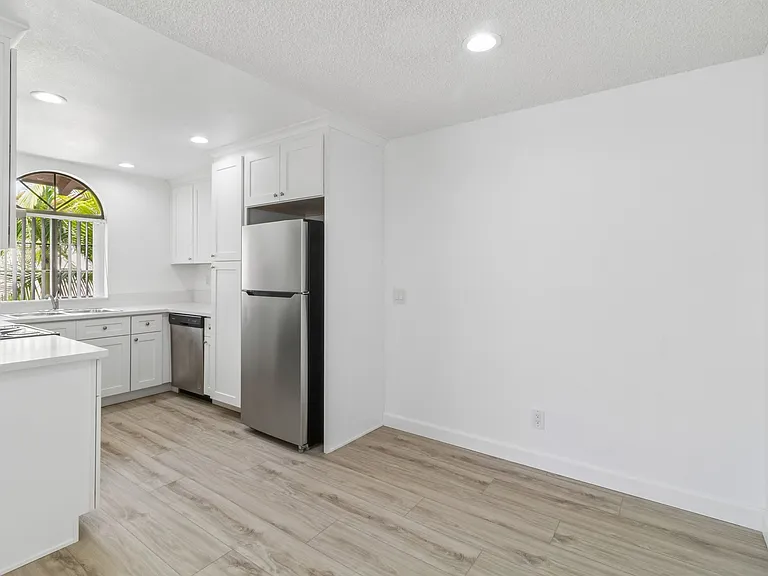 Escondido Villas — Photo 10