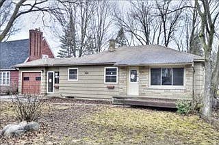 5th image of 66 Garden Ave N