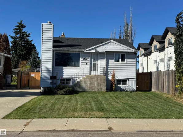 9246 154th St NW, Edmonton, AB T5R 1T5