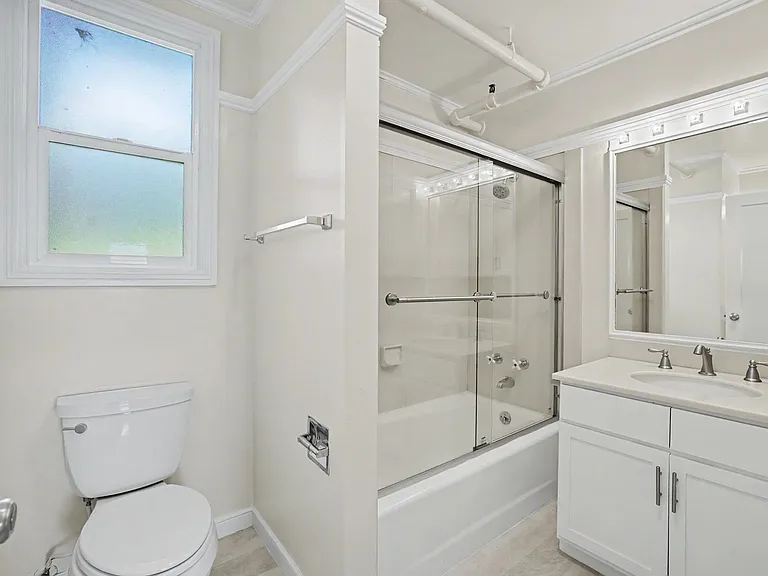 Renovated 3br W/ Dining Room. Views! Parking Avail., Free Laundry! — Photo 5