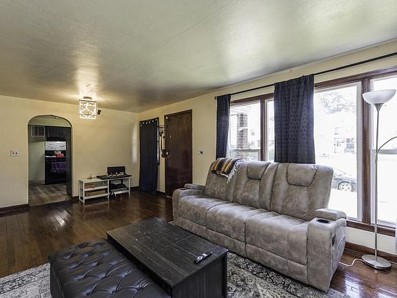 5th image of 2107 Harriet STREET