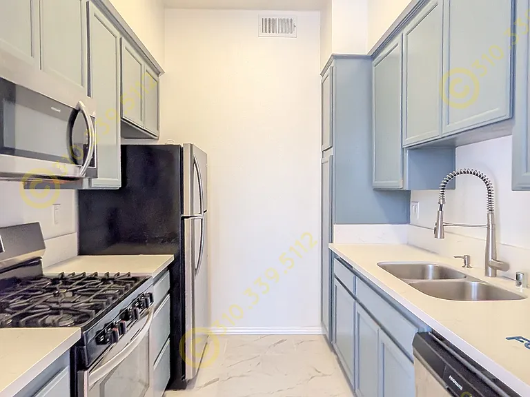 2481 Corinth Ave — Photo 8