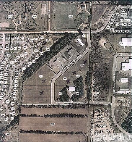 1st image of 830 Corporate Dr