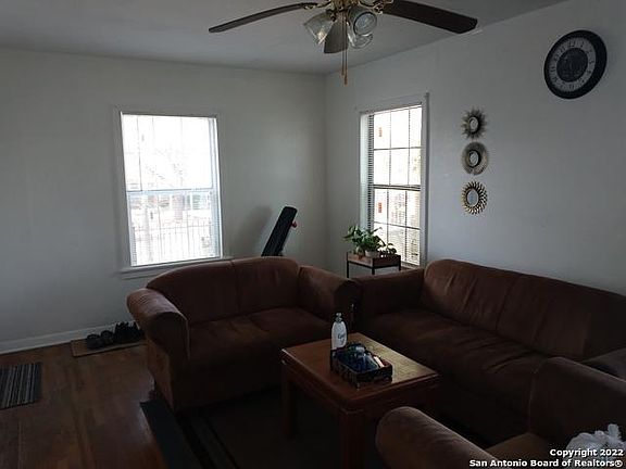 5th image of 2627 Waverly Ave