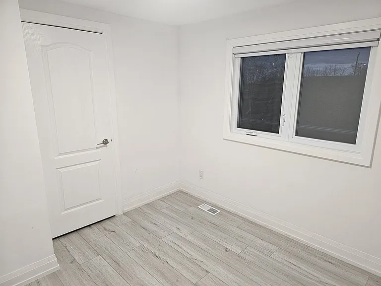 38 Wanda Rd — Photo 9