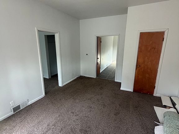 3rd image of 460 E 24th St #1