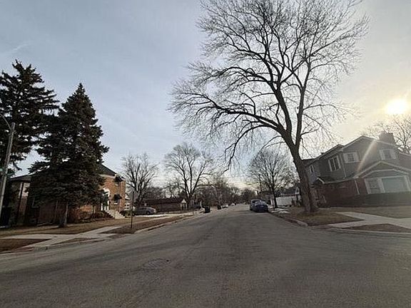 5th image of 9757 S Ridgeway Ave