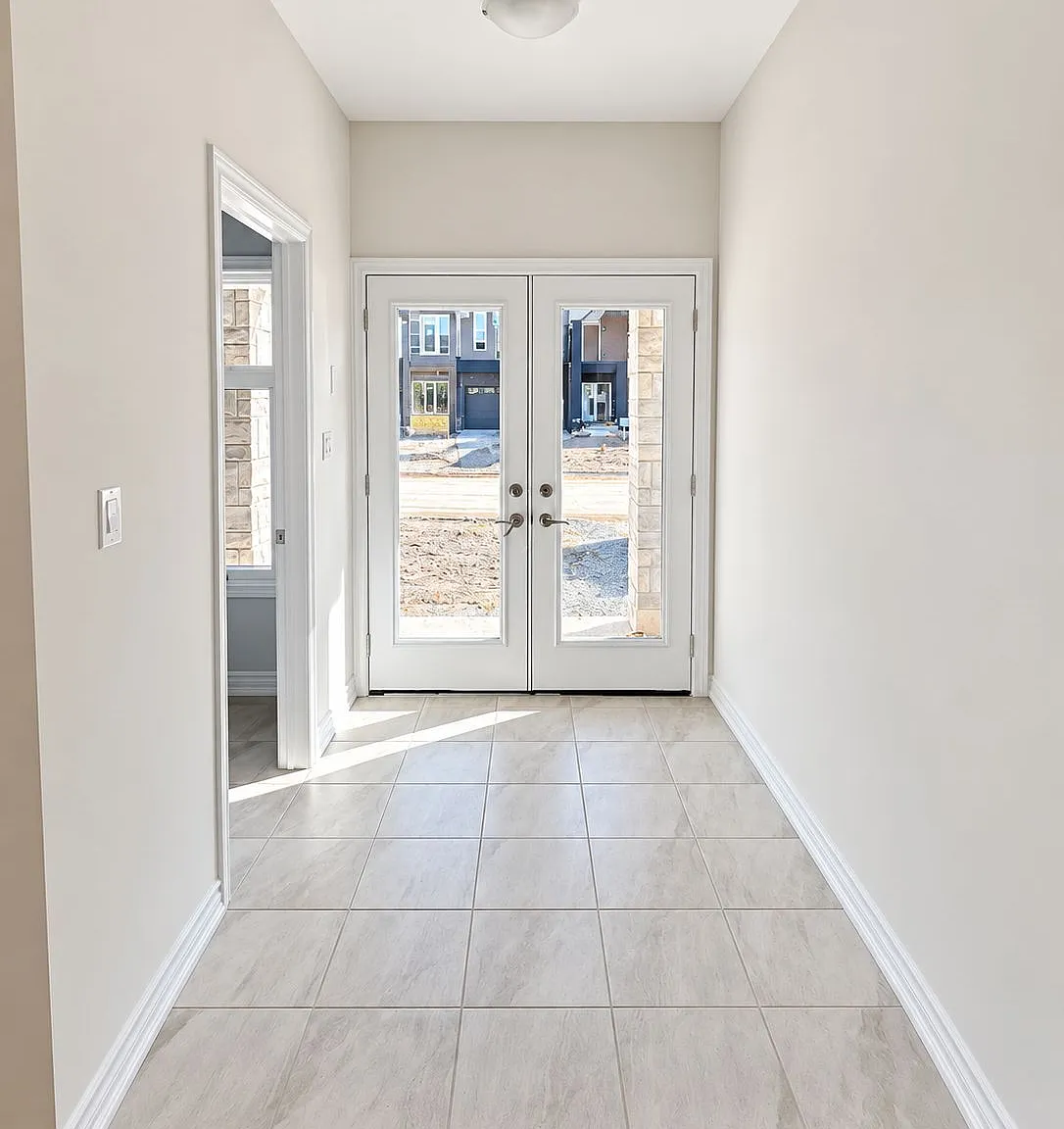 3 bed, $2,500 — Photo 2