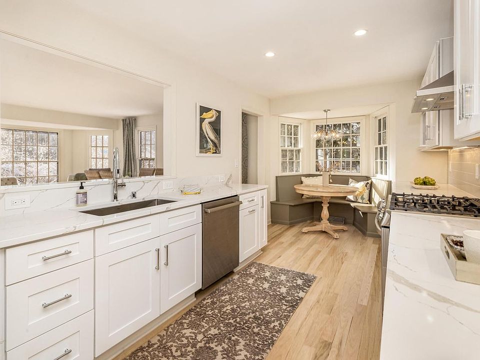 1st image of 1433 West Westport CIRCLE