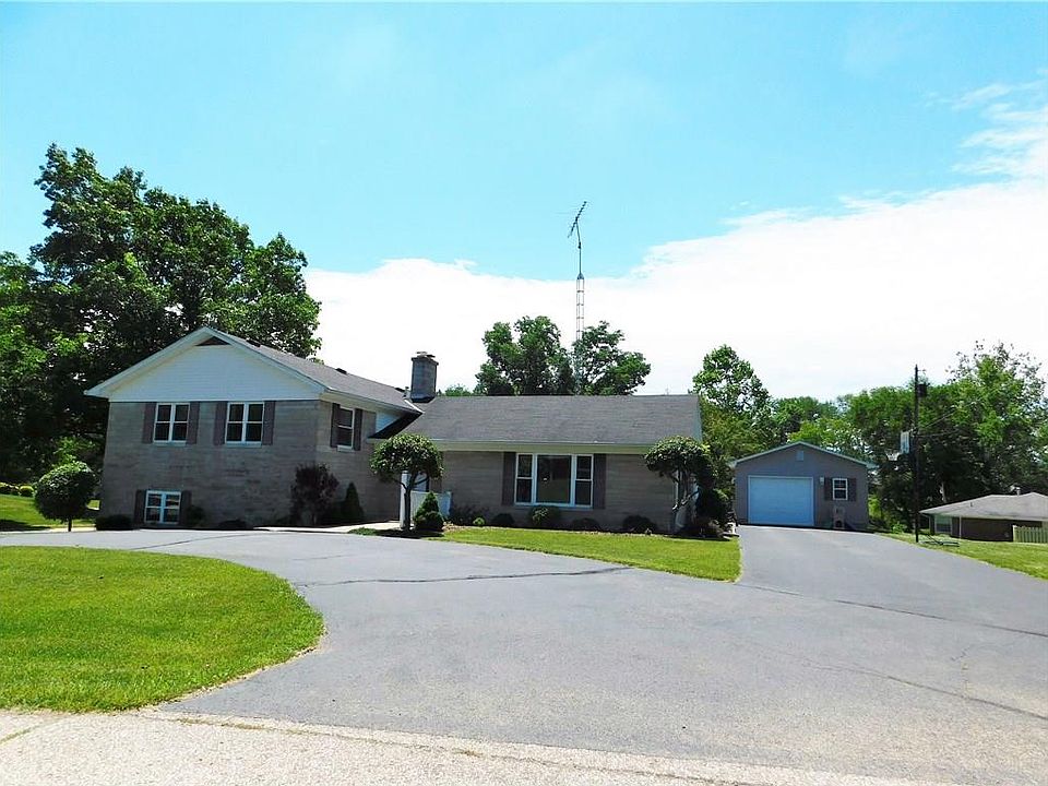 1st image of 821 E Elmwood Ct N
