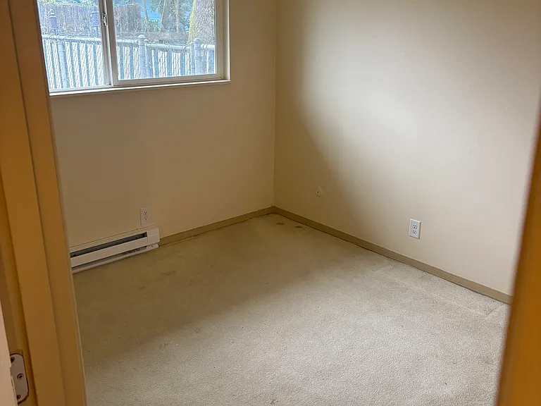 9650 SE 42nd Ave #6 — Photo 4