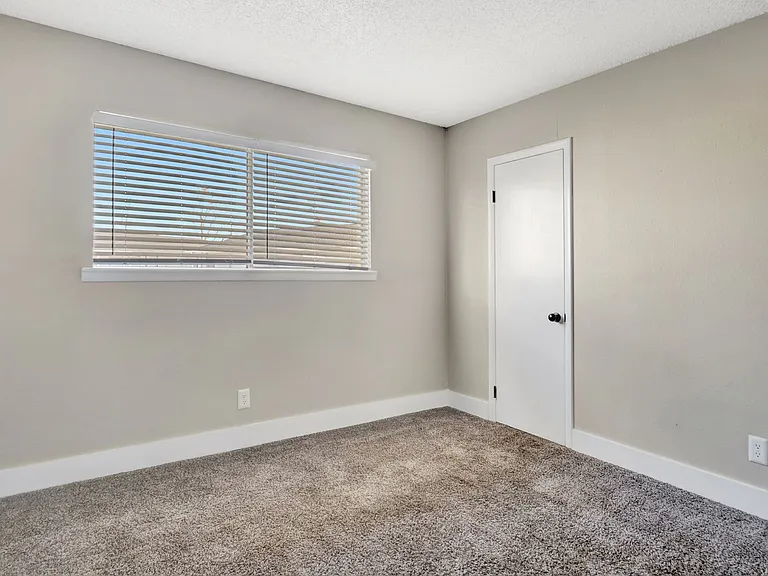 Higdon Ferry Apartments — Photo 38
