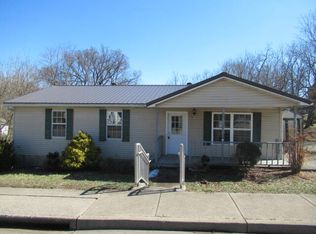 84 N Main St, Mount Olivet, KY 41064