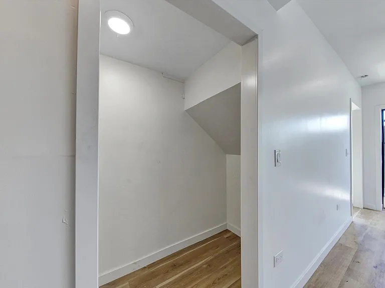 3064 Imperial Ave — Photo 21