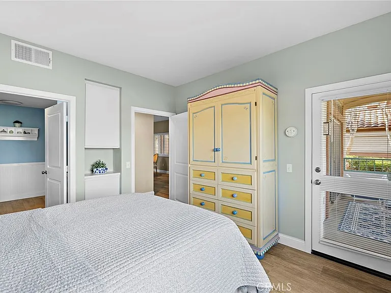 140 Villa Point Dr — Photo 22