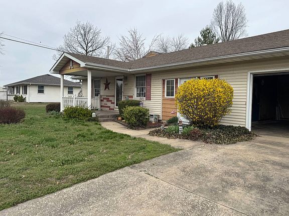 2nd image of 1407 W Delaware St