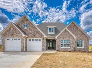 203 Wynchase Dr E, Muscle Shoals, AL 35661