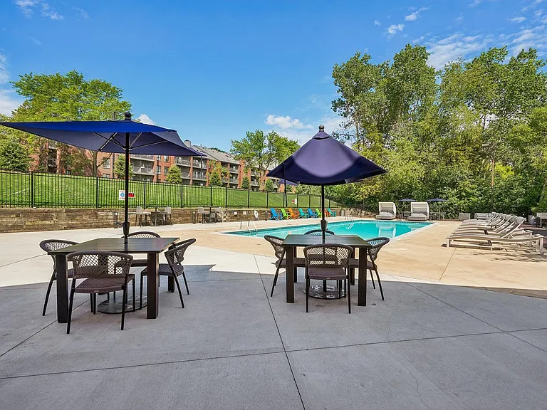 Park at City West Apartments — Photo 63