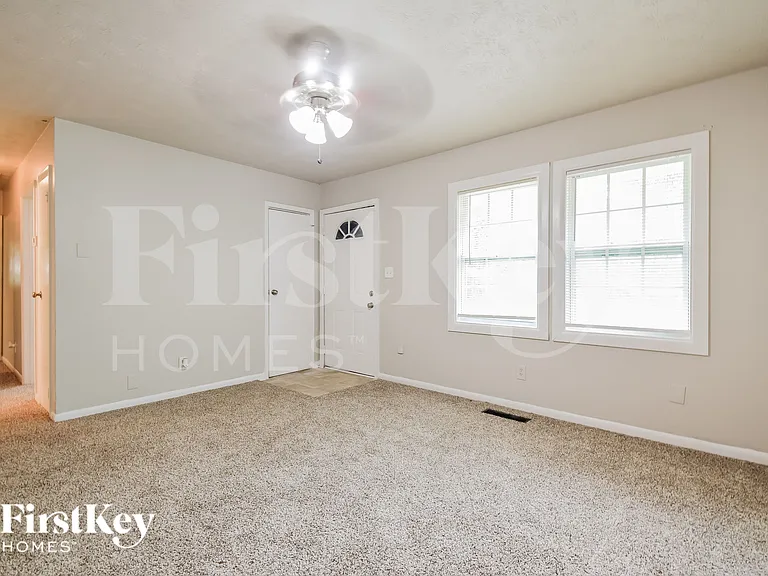 8277 Dunellen Ln — Photo 3