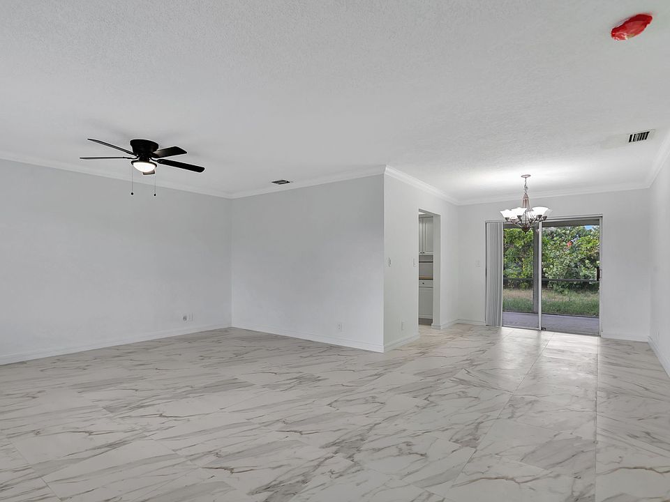 2nd image of 419 SE 2nd St