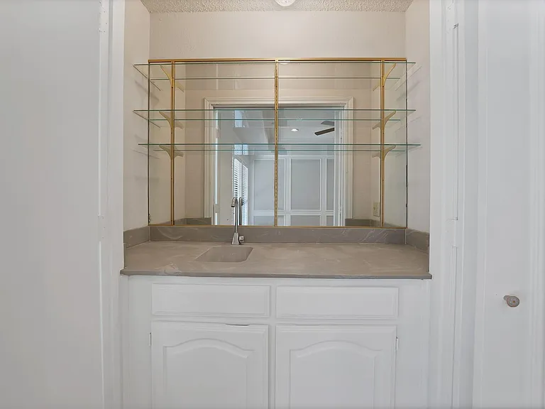4316 Hartford Dr — Photo 4