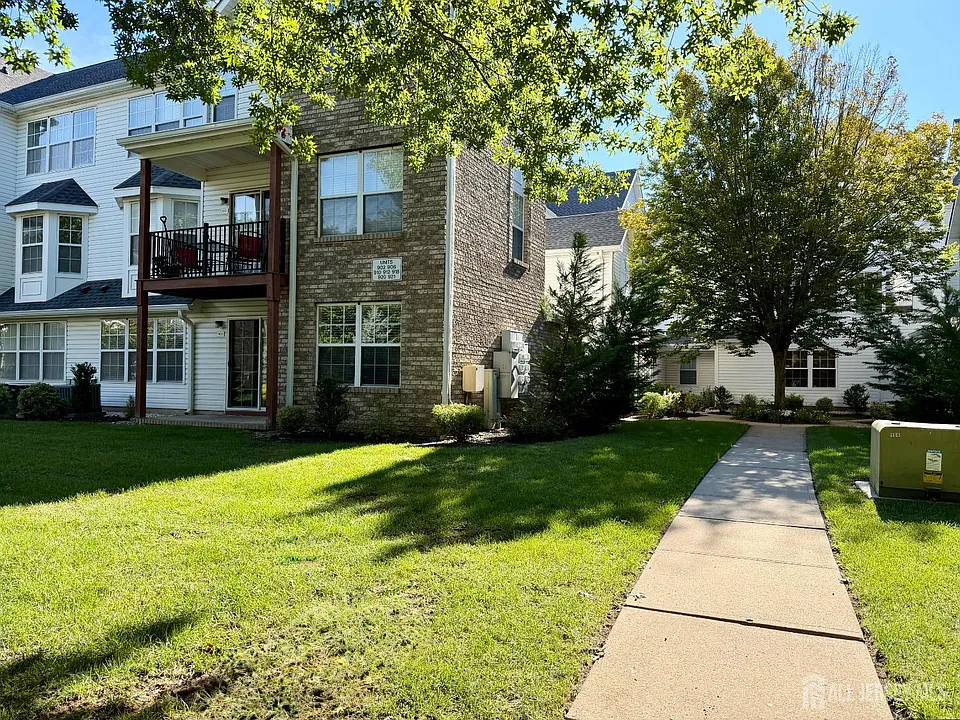 902 Plymouth Rd