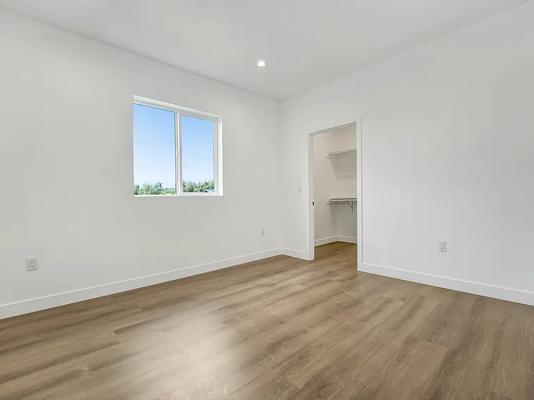 5348 Oakland St #5348 — Photo 8