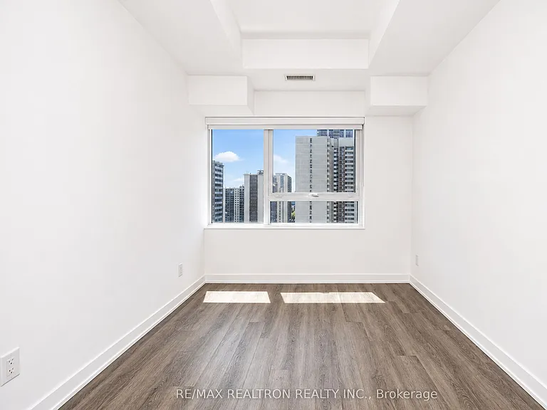 609 Sherbourne St #1711 — Photo 17