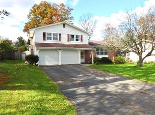 1025 Knoll Dr, Endwell, NY 13760