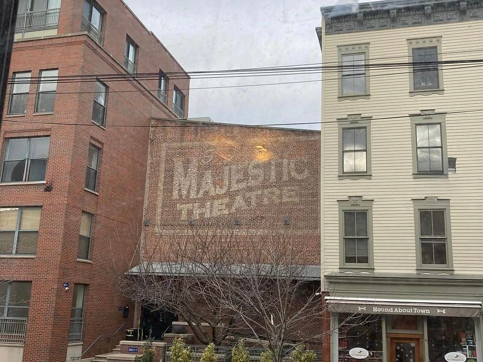 2nd image of 215 Montgomery St APT 2