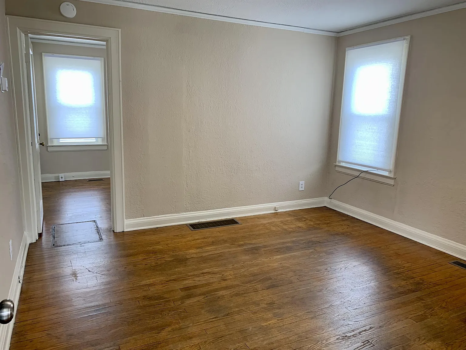235 1/2 2nd Avenue - A — Photo 3