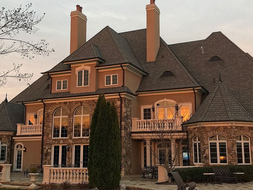 1st image of 225 Degrasse Dr