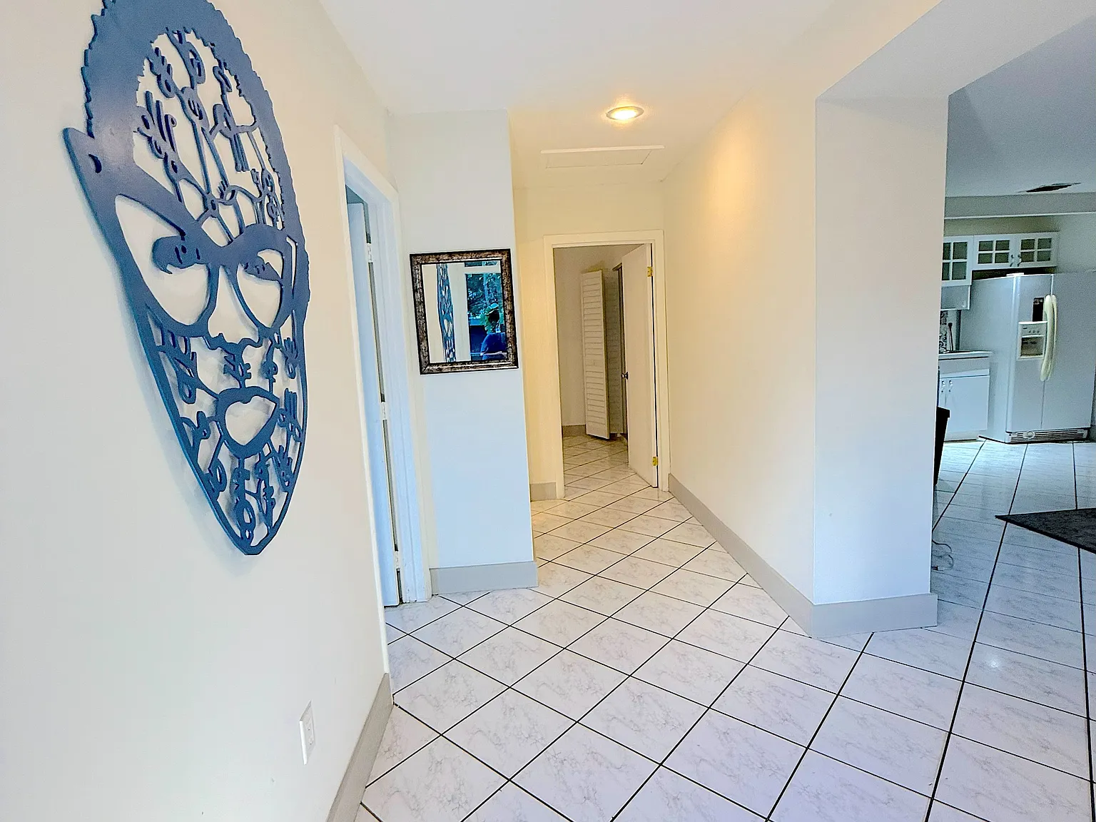 2 bed, 900 sqft, $2,200 — Photo 3