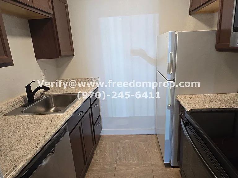 N 21st St 1300 - Chateau — Photo 10