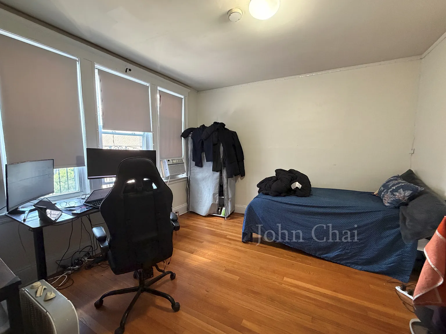 3 bed, 900 sqft, $2,945 — Photo 2