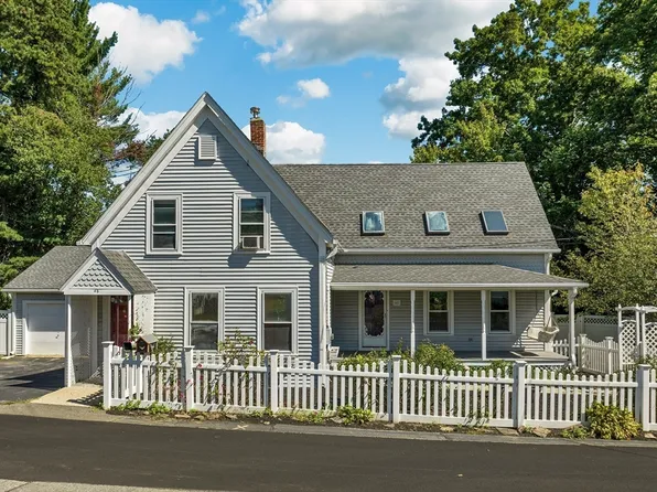 48 Hartford Ave, Dracut, MA 01826