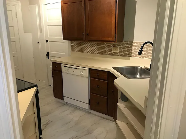419 Whitney Ave #1 — Photo 10