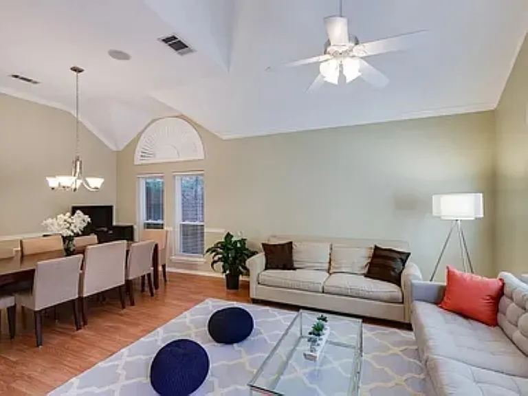 4035 Briarbend Rd — Photo 5