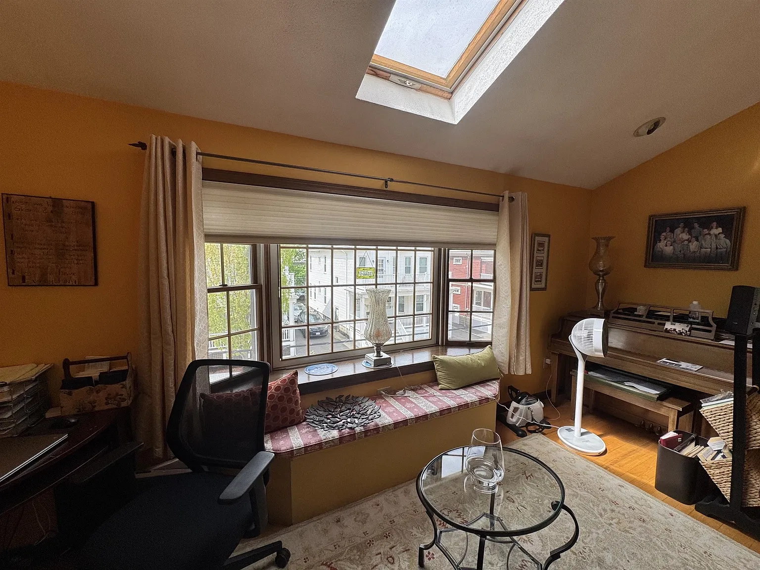 24 Stoughton St — Photo 4